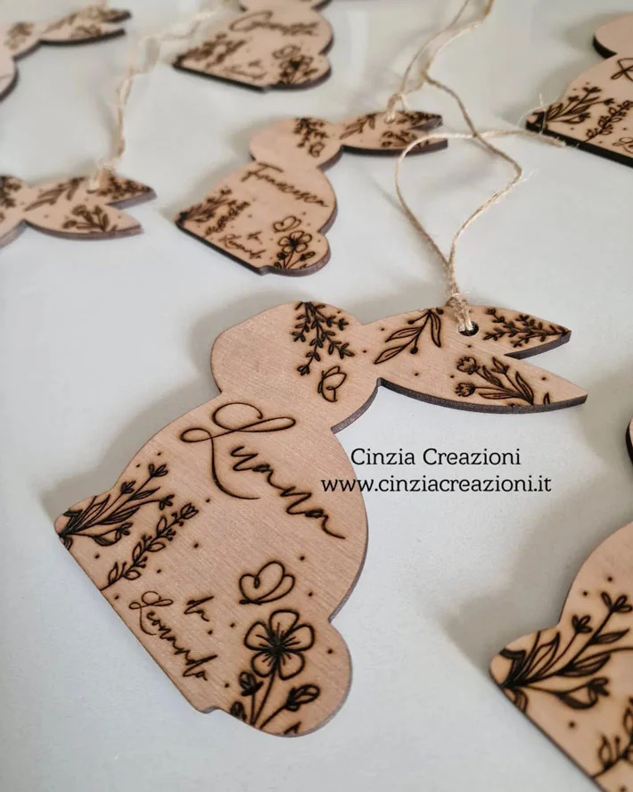 coniglio in legno segnaposto battesimo - immagine 6