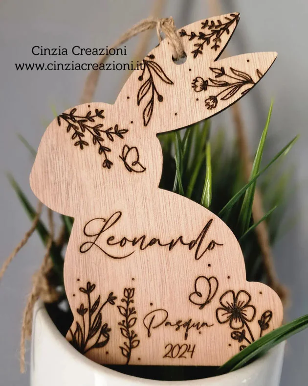 coniglio in legno segnaposto battesimo - immagine 3