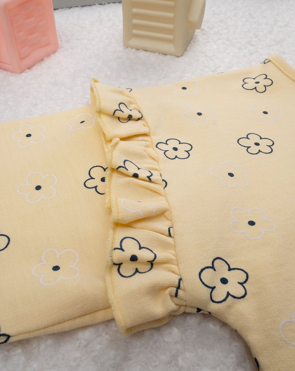 Felpa bimba gialla margherite allover e rouches - immagine 4