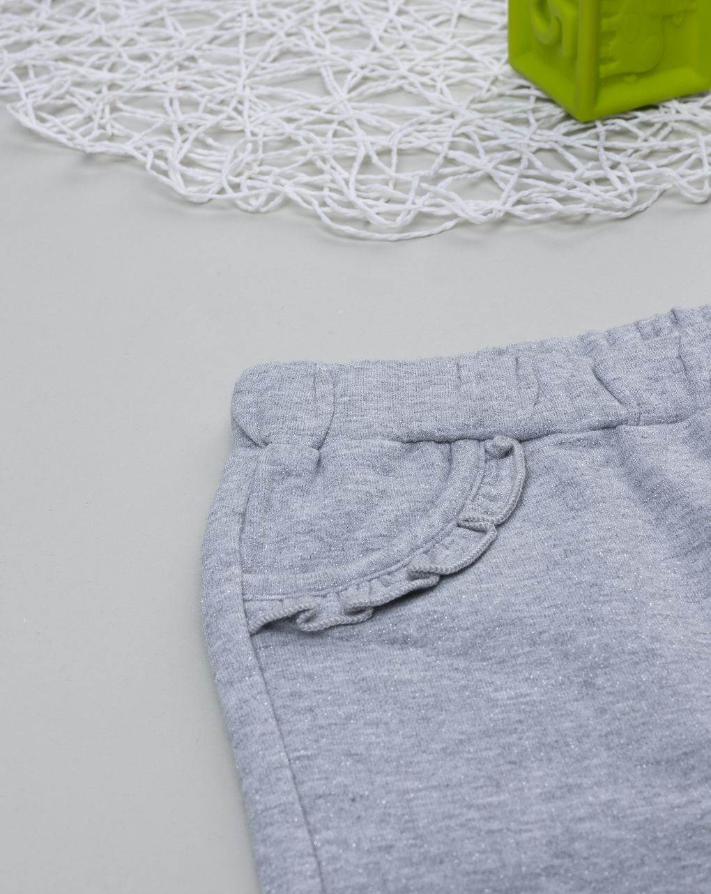 Pantalone bimba grigio frill tasche - immagine 5